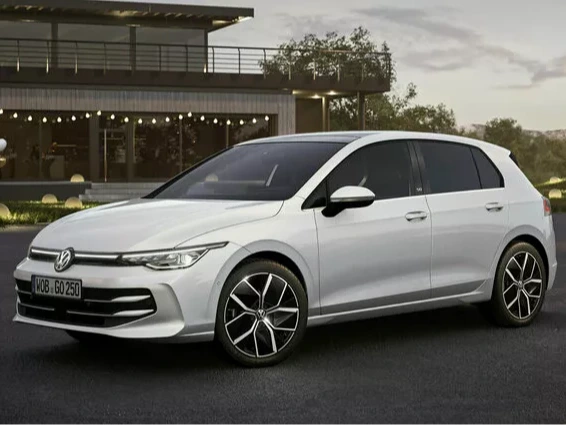 Volkswagen odhaluje výroční Golf Edition 50. Vejde se pod 700 tisíc